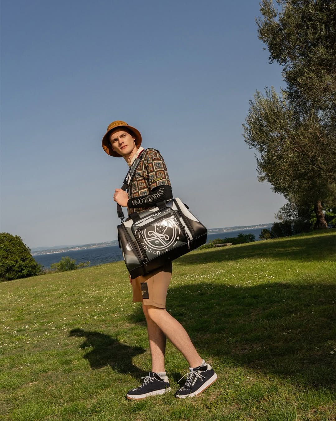 MARK & LONASOUTHEAST ASIA2024 AUTUMN- WINTER COLLECTION“HEART OF SOUL”There are times when you n